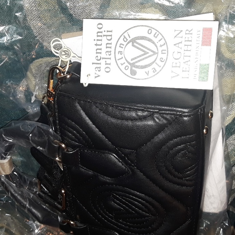 Orlandi Valentino Black Quilted Women's Bag BNWT Vegan Leather Goldtone Charm - Picture 7 of 10